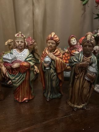 Belén completo de escayola años 80. 39 figuras