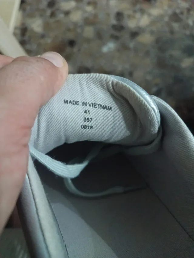 Zapatillas Guess plateadas