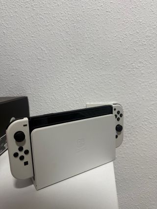 Nintendo Switch OLED bianco