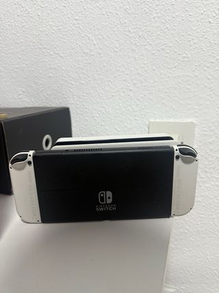 Nintendo Switch OLED bianco