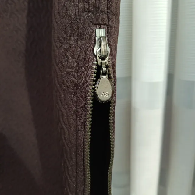 Saia castanha Ana Sousa T-34 fecho lateral