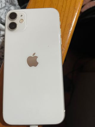 iPhone 11 74% Capacidad Batería negociable 