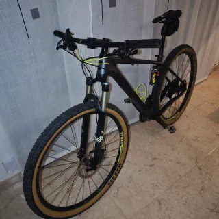 Bicicleta Cube Reaction 29