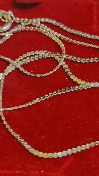 Cadena y Colgante de Plata de Ley 