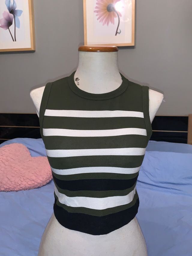 Top de rayas verde y blanco