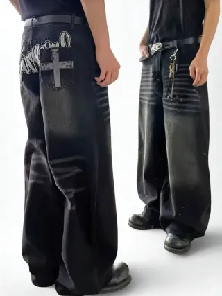 Jeans baggy neri con scritta ricamata