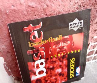 SOBRE PAQUETE NBA STICKERS 1997 SIN ABRIR NUEVO