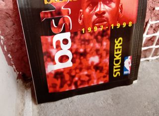 SOBRE PAQUETE NBA STICKERS 1997 SIN ABRIR NUEVO