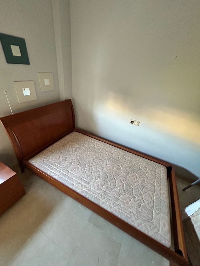 Set 3 piezas a juego (cama, mesita, y cómoda)