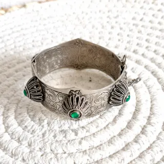 Pulsera bereber vintage metal plateado grabada