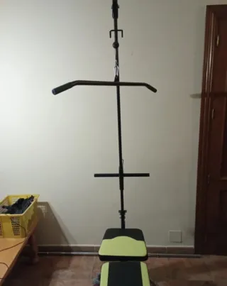 Banco de gimnasio para press y jalón