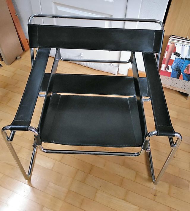 Sillón Vasilly Breuer Cuero Negro