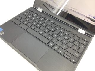 pc portatil lenovo 300 e
