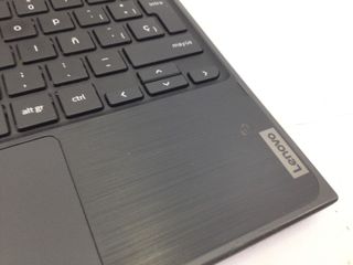 pc portatil lenovo 300 e