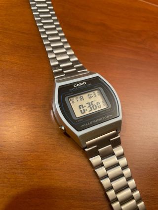 Reloj Casio B640W Plata y Negro