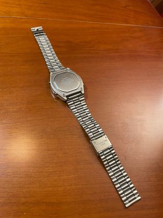 Reloj Casio B640W Plata y Negro