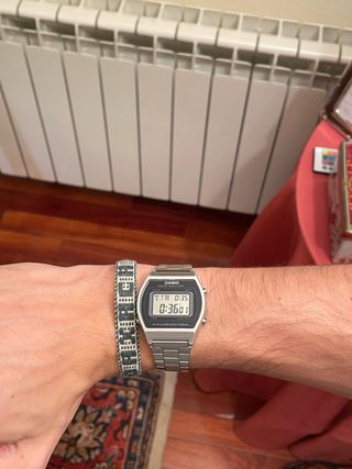 Reloj Casio B640W Plata y Negro