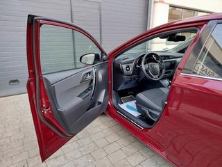 Toyota Auris 140H Hybrid Active 100 kW (136 CV)