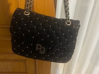 Bolso PG negro acolchado con tachuelas PG