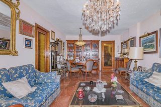 Piso en venta en Cervantes en Granada