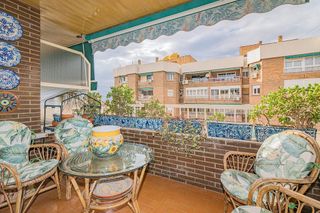 Piso en venta en Cervantes en Granada