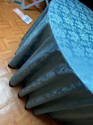 Tovaglia rotonda blu con motivo floreale