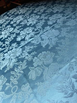 Tovaglia rotonda blu con motivo floreale