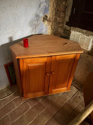 Mueble esquinero de madera