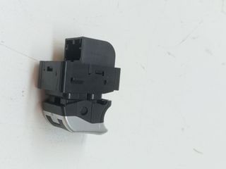 MANDO ELEVALUNAS DELANTERO DERECHO AUDI A3 (8V)