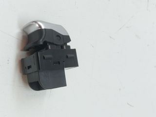 MANDO ELEVALUNAS DELANTERO DERECHO AUDI A3 (8V)