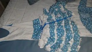 Vestido de flamenca blanco y azul talla 7 año
