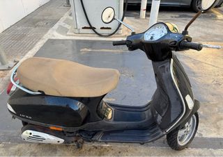 Vespa LX 50 Negra