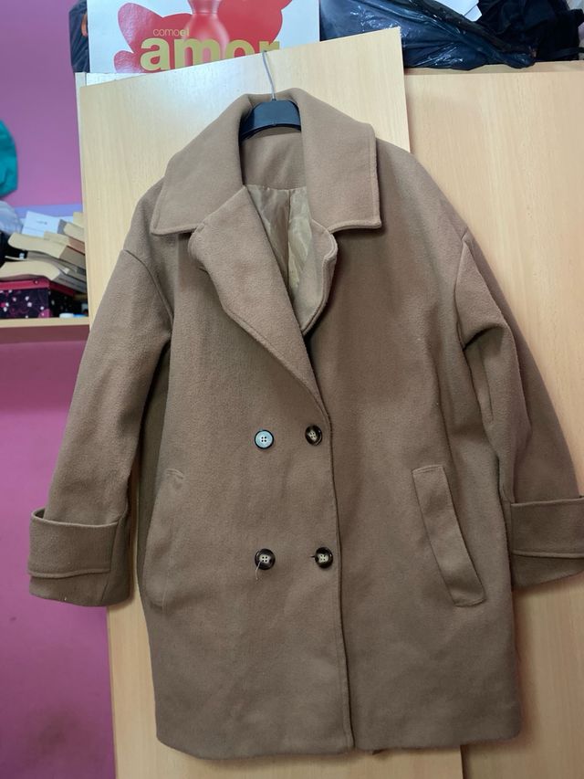 Abrigo marrón arreglado