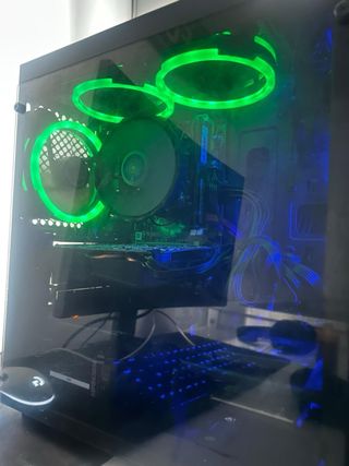 PC Gaming Negro con Luces LED 