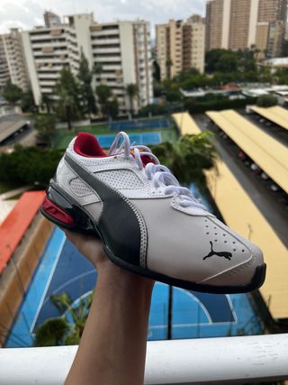 Zapatillas Puma Blancas y Rojas