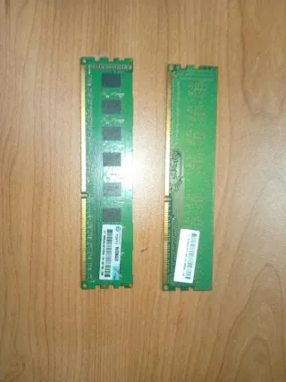 2x 4GB DDR3 RAM Kingston Samsung