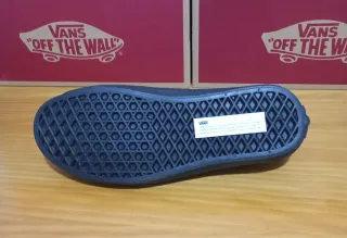 Zapatillas Vans Sport Low Morado/Negro