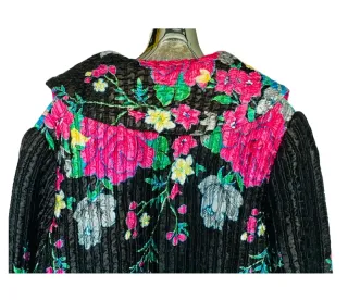 Abrigo oversize reversible estampado floral