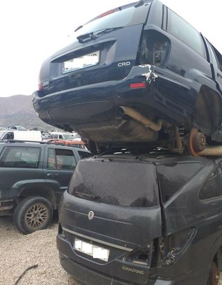Refuerzo paragolpes del ssangyong rodius 469426