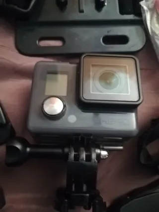 Fotocamera GoPro con accessori