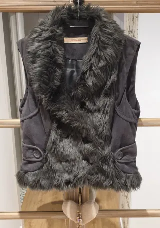 Chaleco gris de pelo y ante