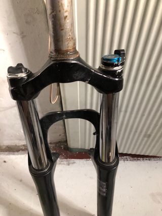 Forcella ammortizzata anteriore per MTB