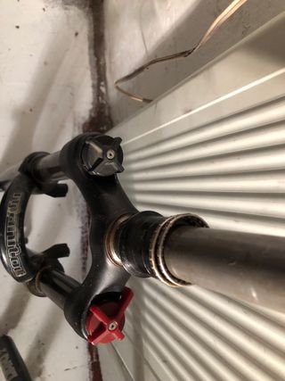 Forcella ammortizzata anteriore per MTB