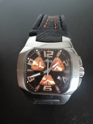 Reloj Hombre Lotus Negro y naranja