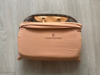 Maleta Alize Louis Vuitton auténtica con su funda