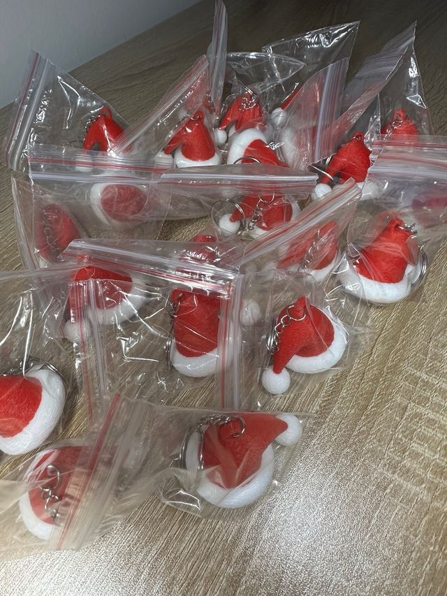 Portachiavi Cappellino Babbo Natale Rosso Bianco