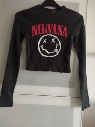 Camiseta Nirvana Smiley Bershka Negra