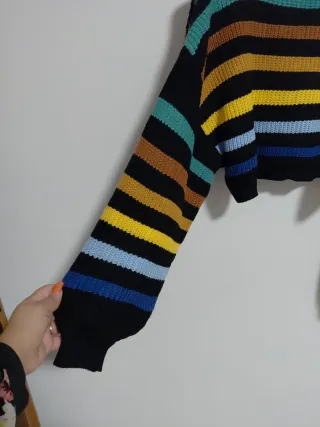 Maglione corto a righe