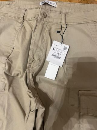 Pantalones cargo Zara beige 