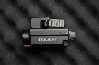 Linterna Olight BALDR S 800 lúmenes
